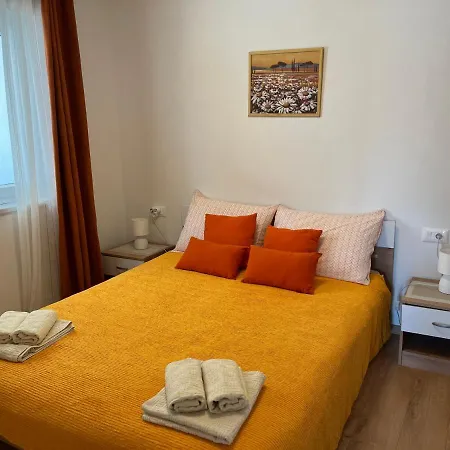 Apartment Zahtila - Pina
