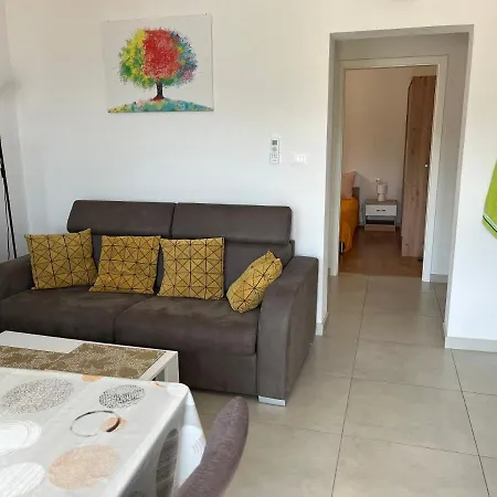 Apartment Zahtila - Pina