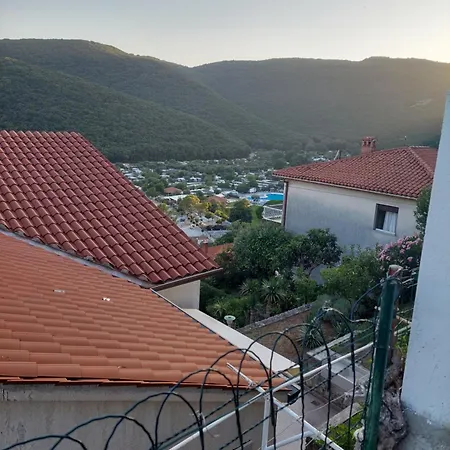 Apartment Zahtila - Pina